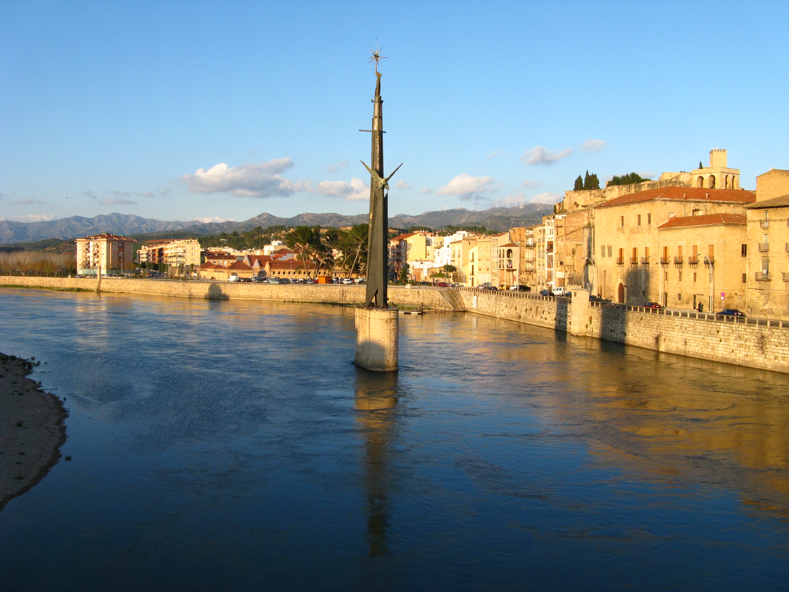 Monumento a la Batalla del Ebro