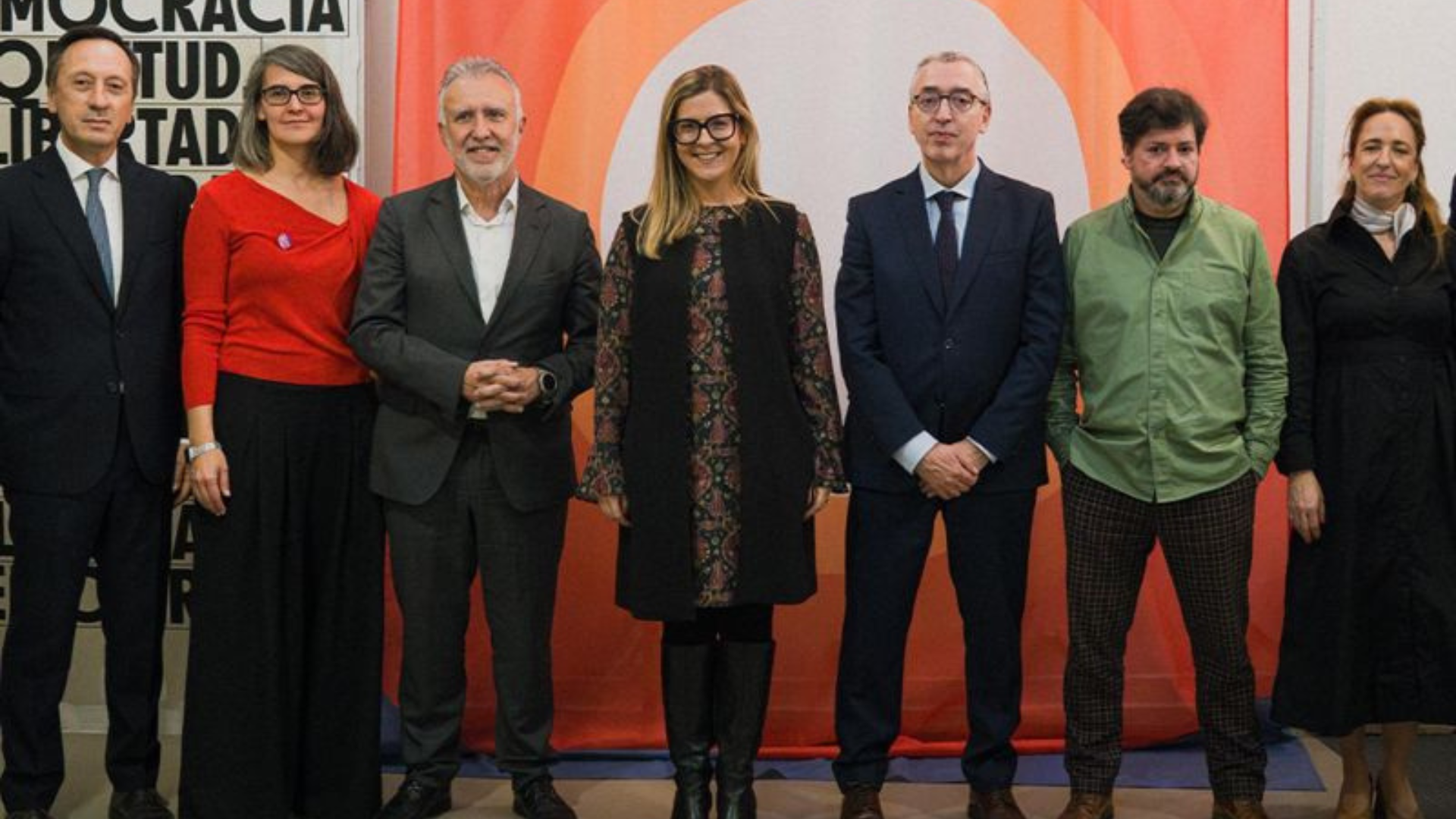 Imagen La ministra de Cultura de Portugal Margarida Balseiro visita la exposición 'Inquietud. Liberad y democracia' 