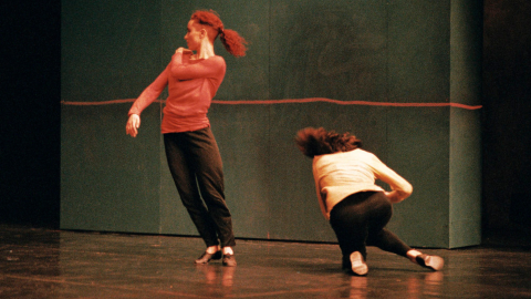 La mirada al frente y las raíces en el suelo